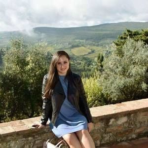 Meet your Posher, Deena